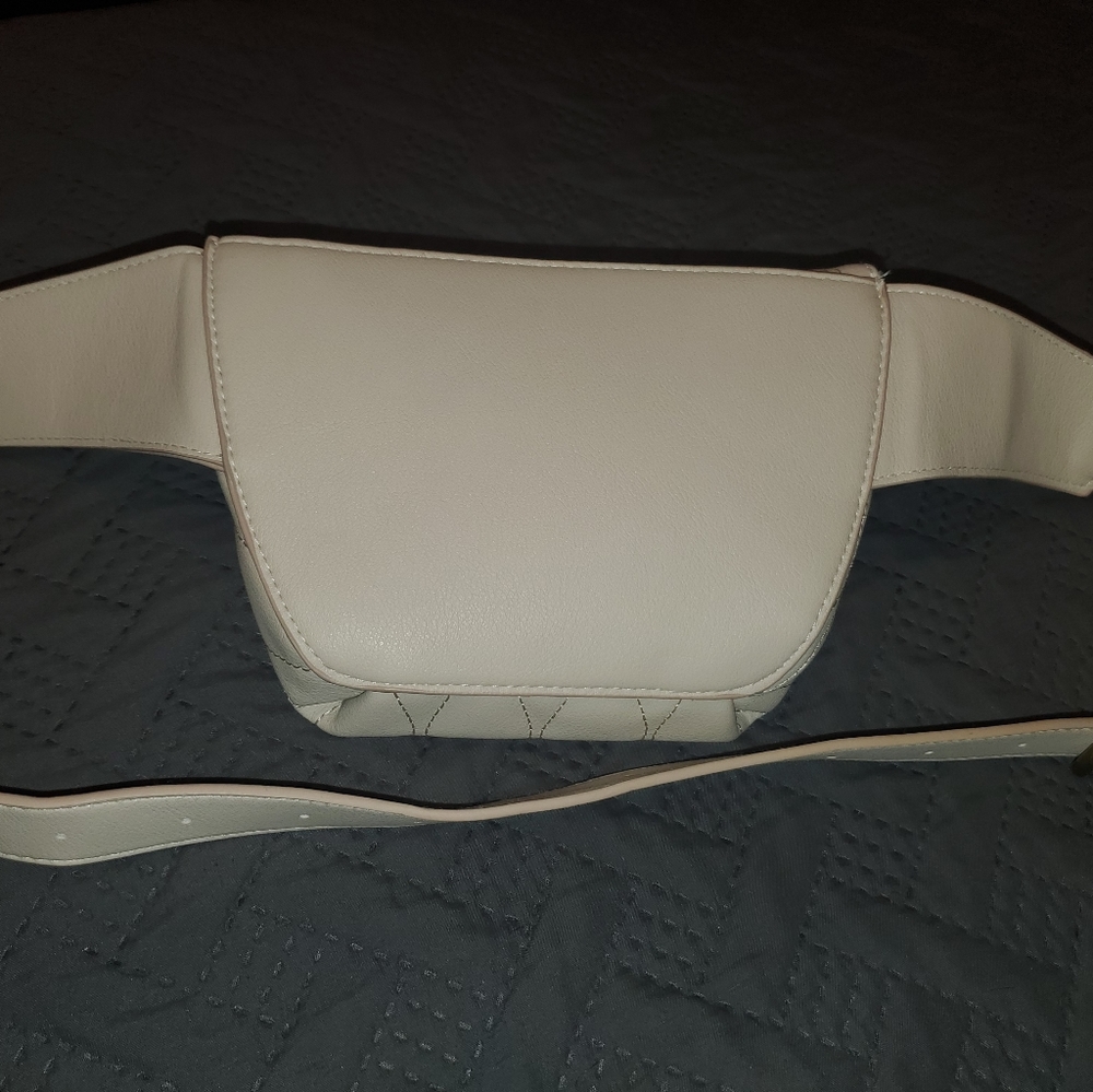 Universal Thread Belt Bag - Picture 2 of 3